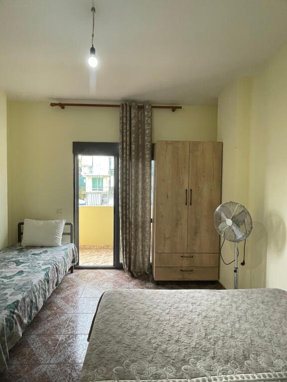 Shitet Apartament 2+1 Golem