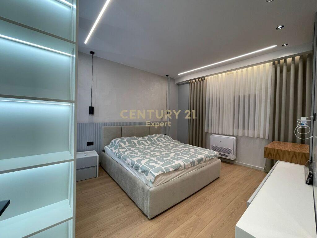 Apartament 1+1me post parkimi për qira në Rezidencën Lake Land në Farkë, Tiranë!