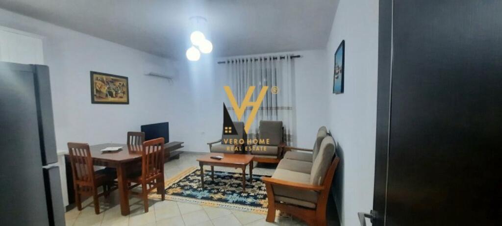 JEPET APARTAMENT 2+1+BLK ME QERA TE STACIONI I TRENIT 65.000 LEKE