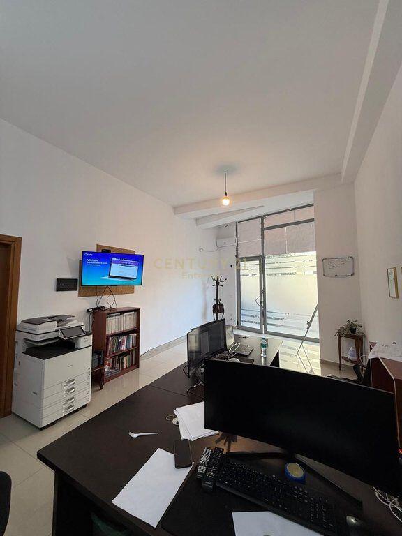 Commercial space for sale near the Prosecutor's Office of Tirana, Mine Peza street