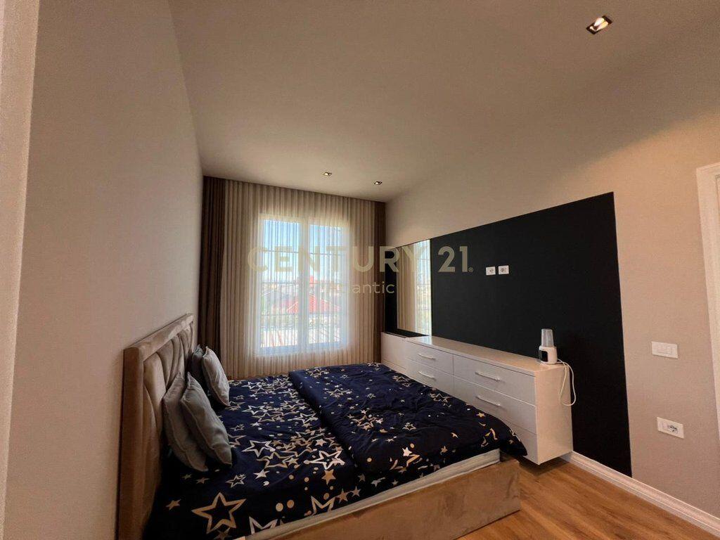 VILE UNIKE PER QERA NE SHIJAK TEK 4 RRUGET !