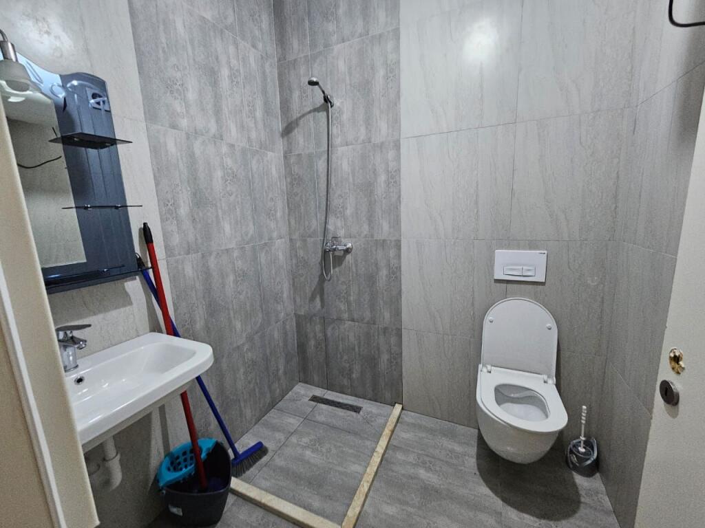 Studio per qera ne Ali Dem, kompleksi Mangalem!