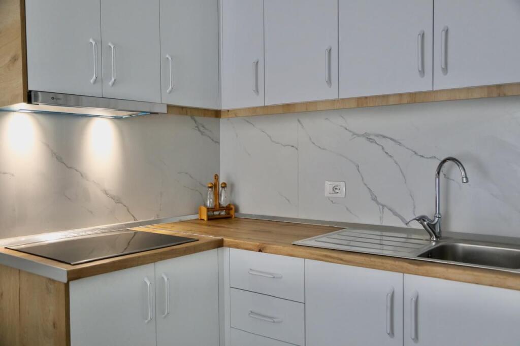 Apartament 1+1 per Qera ne Golem, Durres