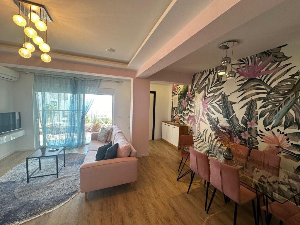 🏡 Appartamento 1+1 in vendita a Saranda con vista mozzafiato sul mare 🌊 e posto auto 🚗