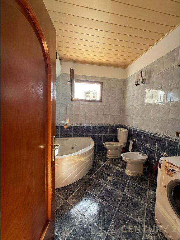 Villa su 2 piani in vendita a Don Bosko