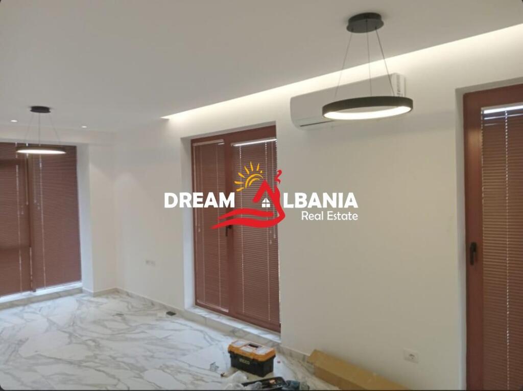 Locale per ufficio in affitto in Via Kavajes ID(42611383)