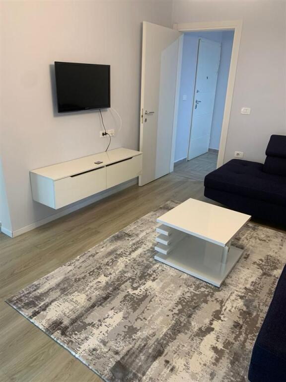 APARTAMENT ME QERA 2+1 21 DHJETORI 700 EURO
