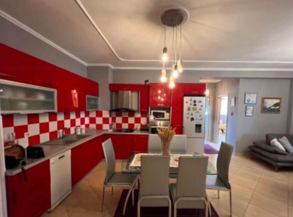APARTAMENT ME QERA 2+1+2 KODRA E DIELLIT 60.000 LEKE