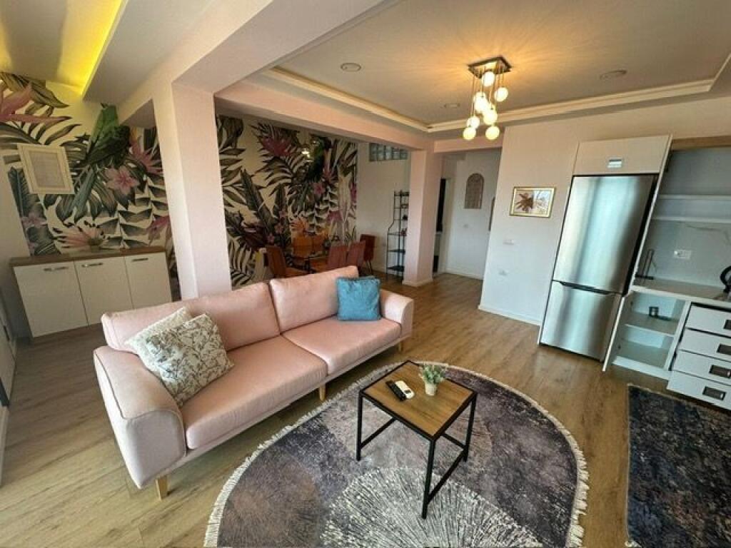 🏡 Appartamento 1+1 in vendita a Saranda con vista mozzafiato sul mare 🌊 e posto auto 🚗