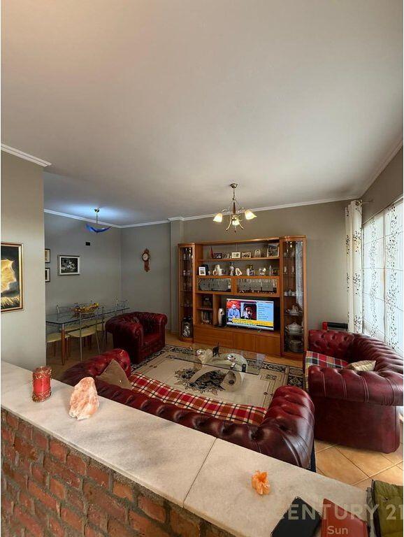 Villa su 2 piani in vendita a Don Bosko