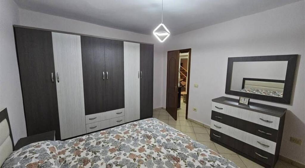 🏠Jepet Apartament 1+1 me Qera tek Shkolla e Baletit ne Rrugen e Elbasaneve