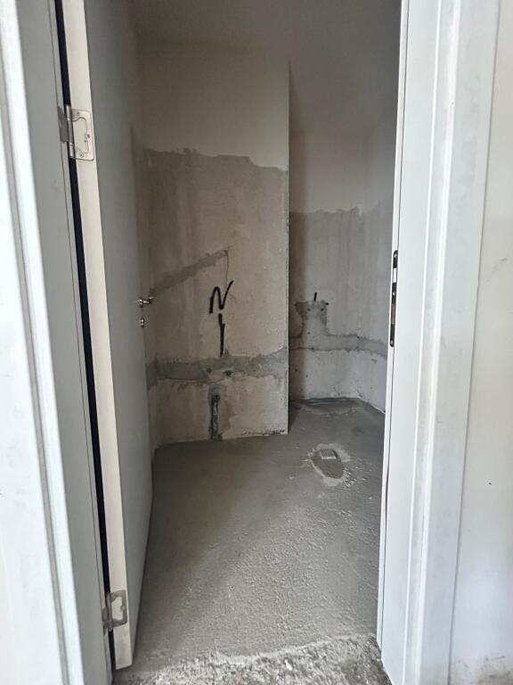 VENDESI APPARTAMENTO 2+1+2 VICINO CASA ITALIA 110,000 €