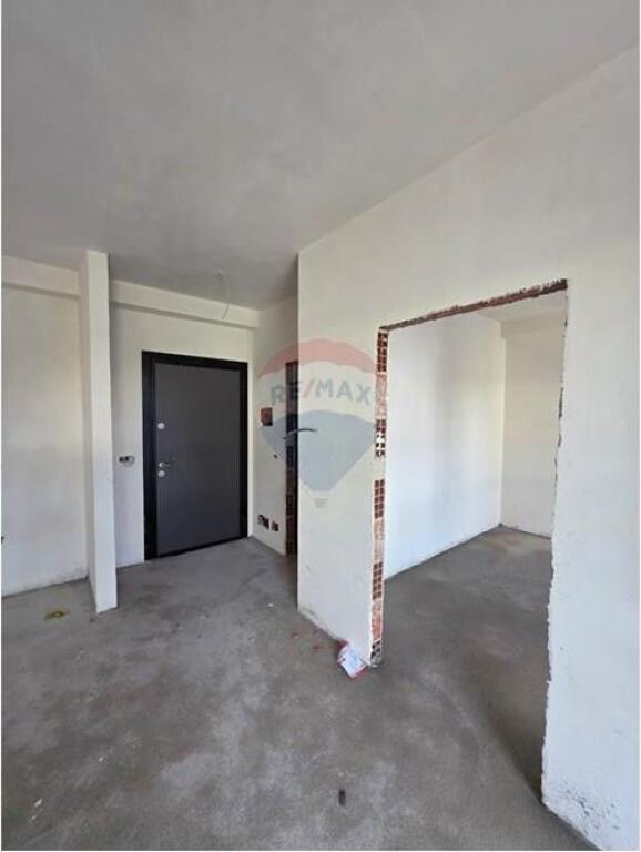 FOR SALE 1+1 APARTMENT Near Nene Tereza hospital