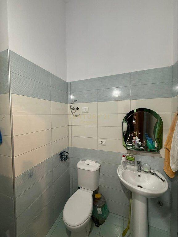 Locale commerciale in vendita vicino alla Procura di Tirana - 125000€ | 43 m²