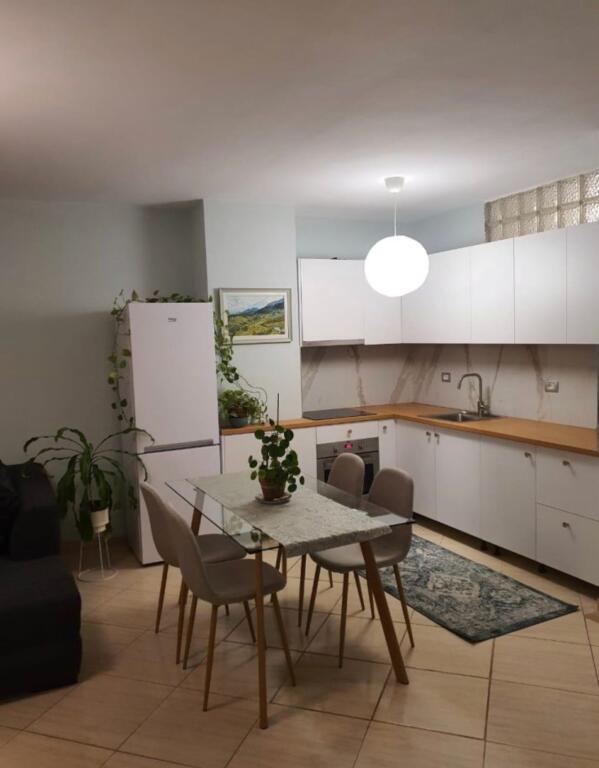 Apartament 1+1 me qira tek Shkolla Mihal Grameno!
