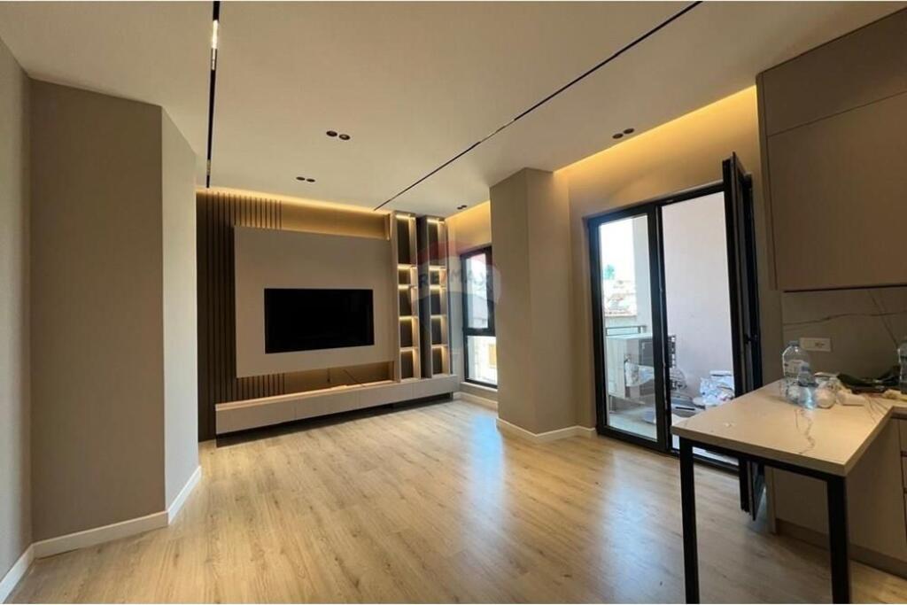 Appartamento 2+1+2 in affitto vicino al Mercato Nuovo!