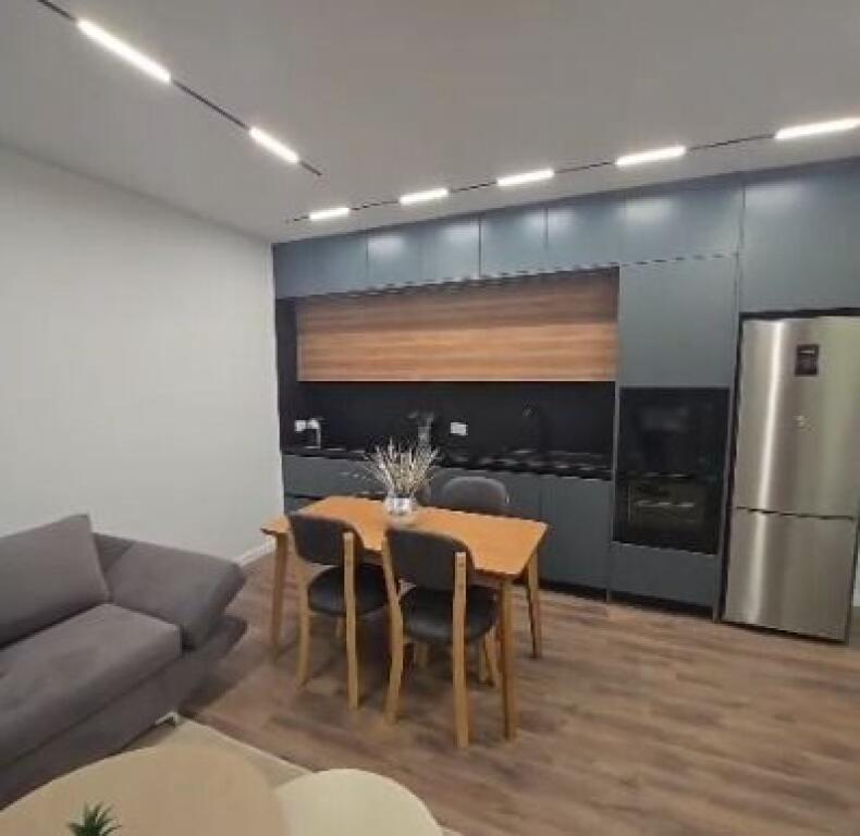 Affitto, Appartamento 2+1+Posto Auto, 21 Dhjetori, 700Euro/mese