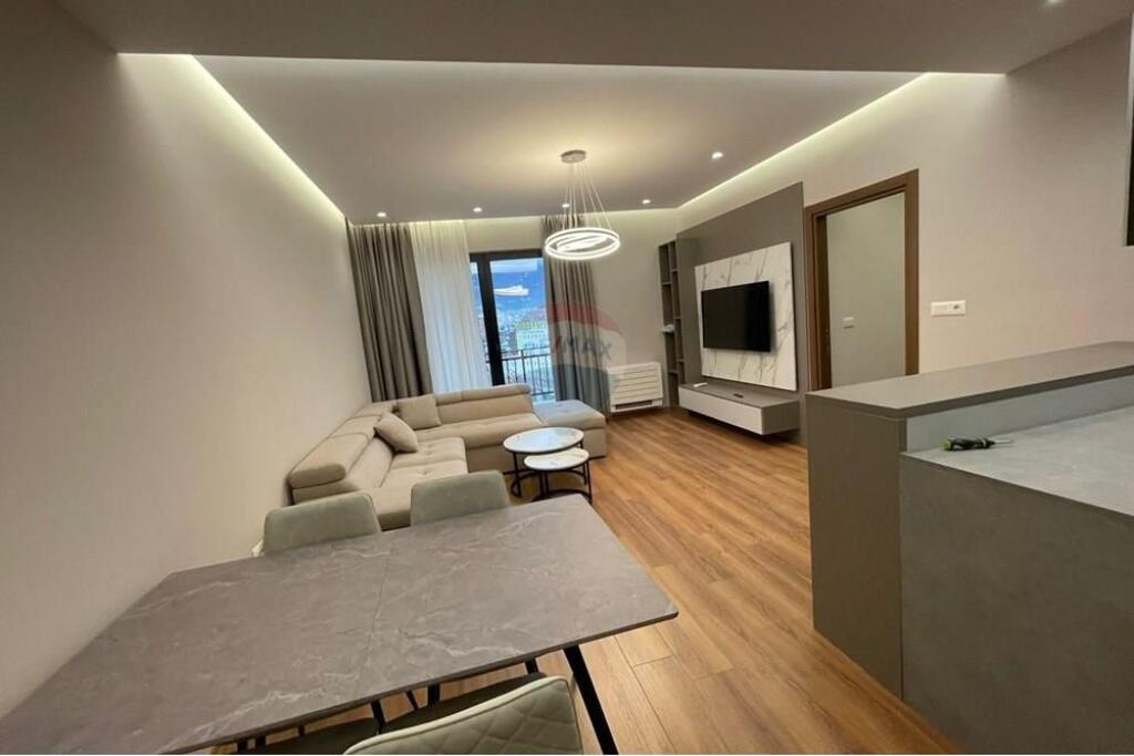 Apartment 2+1 for rent on Dibra street!