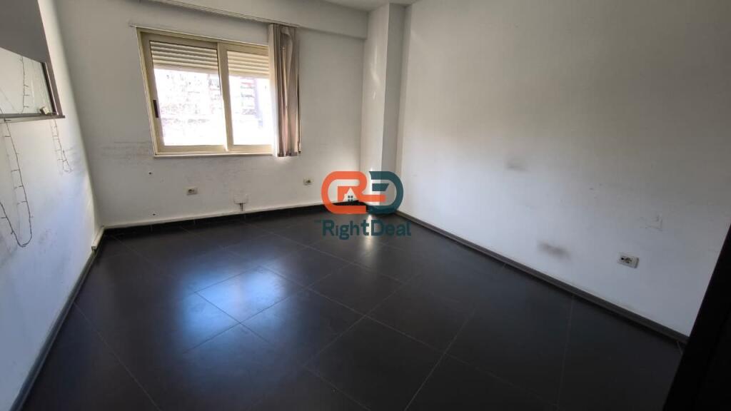 OPPORTUNITY!!! In Don Bosko, Apartment 1+1 And Commercial Space With Dedicated Entrance For Sale!