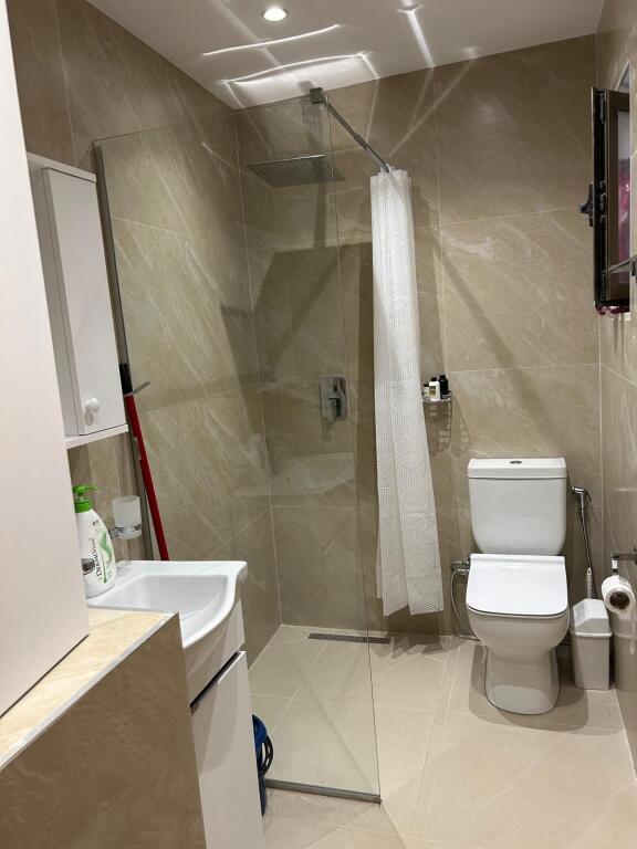 Apartament 2+1 per qira tek Bulevardi Bajram Curri.