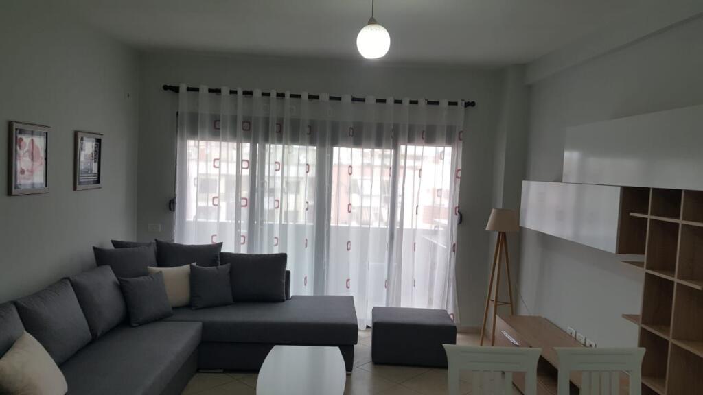 Affittasi 2+1+2 ASTIR TE OZONE 50.000 leke