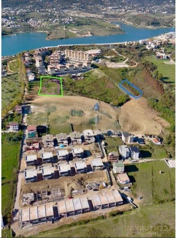 Shitet Tokë 1000m² pranë Liqenit të Farkës 155,000 €