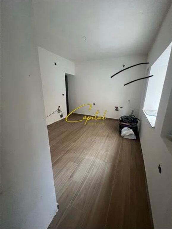 ZYRE ME QERA 51 M2 SHEHSI WILLSON 600 EURO