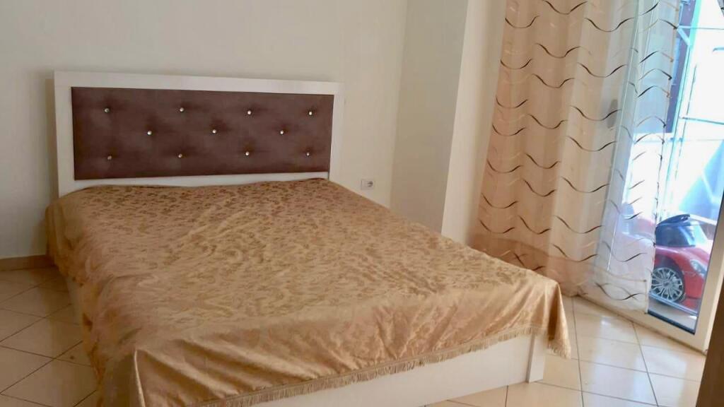 📍 Jepet me qira apartament 2+1 📌 Liqeni i Thatë, Rruga Eduarta Mano