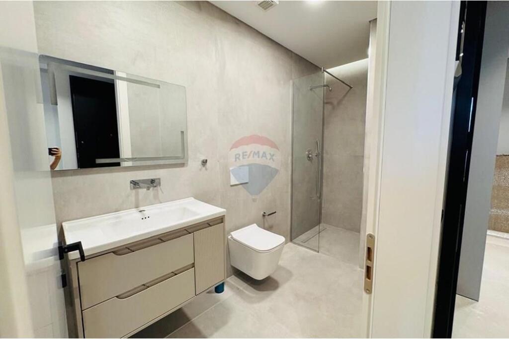 Three Studios for Rent at Pazari i Ri!