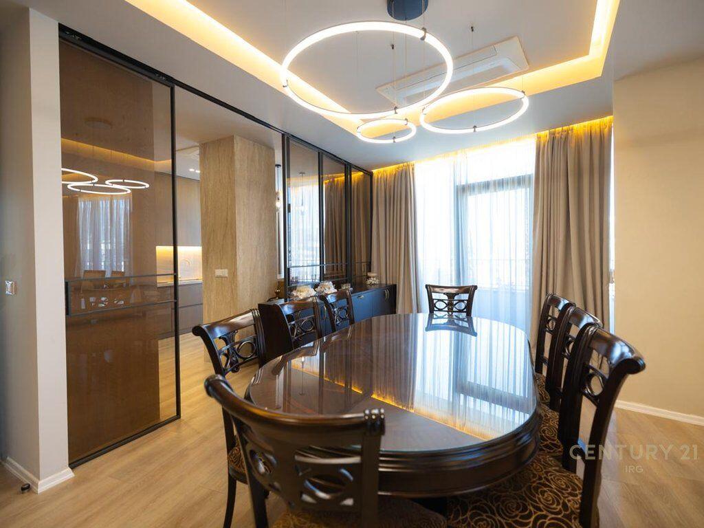 Lake View – Intero piano in vendita con vista panoramica sul Lago di Tirana