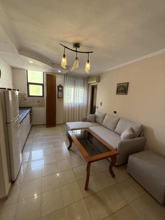 Tek Shkolla E Baletit, Jepet Apartament 1+1 Per Qira Me Mobilim Modern!