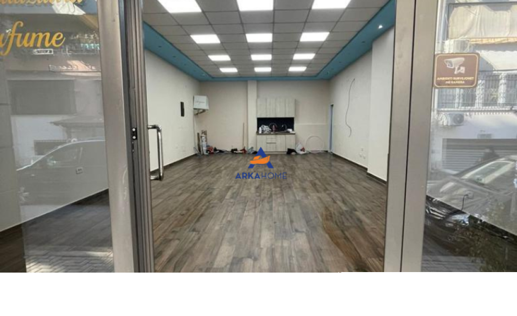 SHITET AMBIENT BIZNESI 80M2 "RRUGA ANDON ZAKO CAJUPI,BLLOK" 450.000 EURO