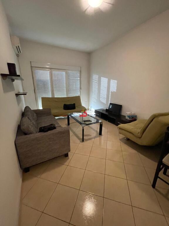 Appartamento 2+1 in affitto vicino a Casa Italia, a Tirana (ID 42214595)