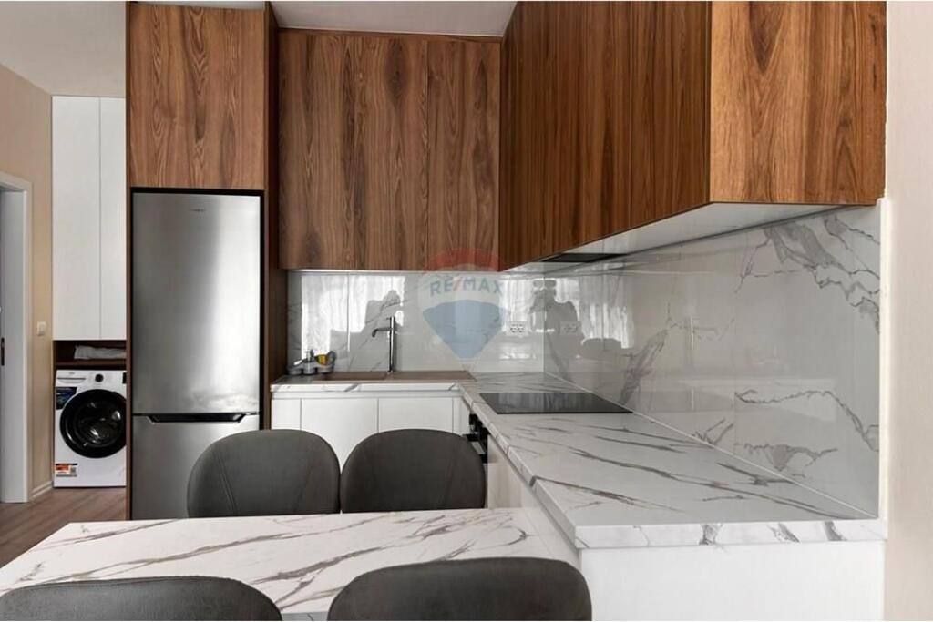 Apartament 2+1 me qira te Zogu i Zi!
