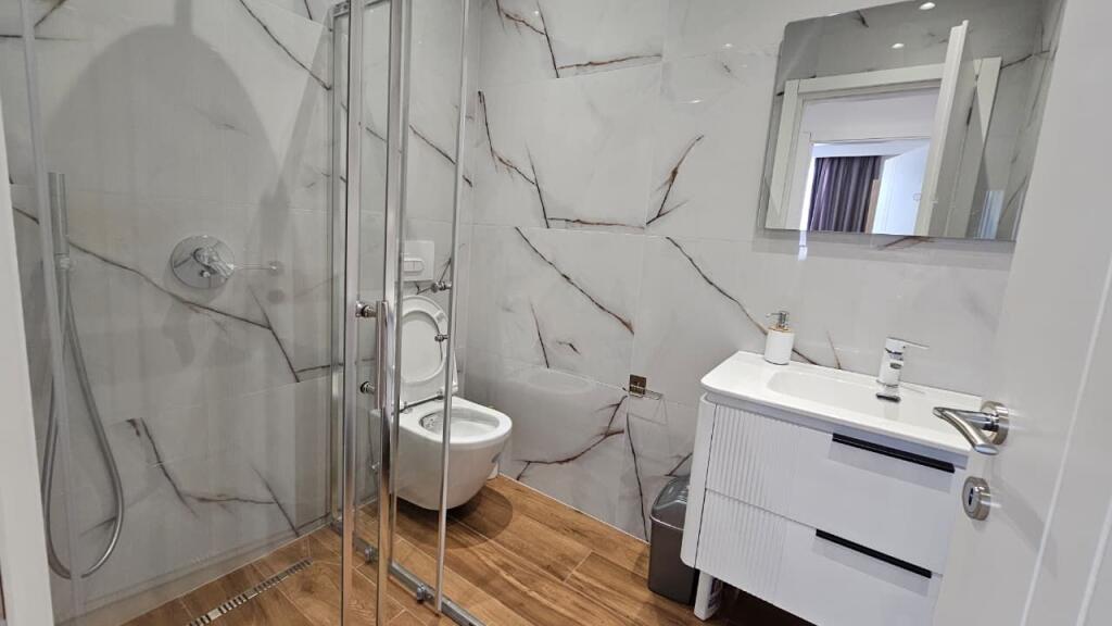 Apartament per qira 2+1 tek Rruga Mine Peza