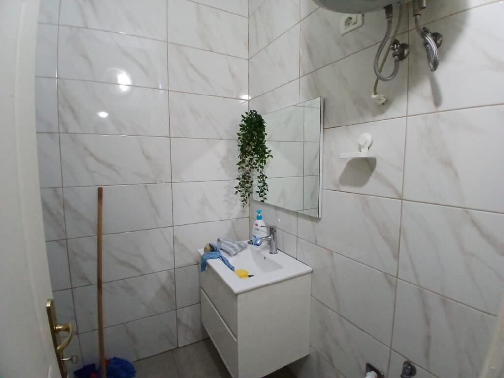 Jepet Me Qera Apartament 1+1+1 Ballkon