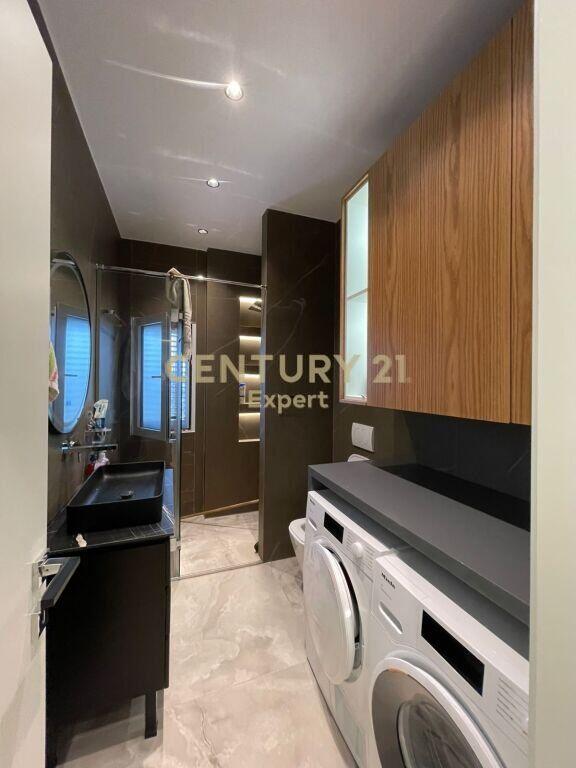 Apartament 1+1me post parkimi për qira në Rezidencën Lake Land në Farkë, Tiranë!