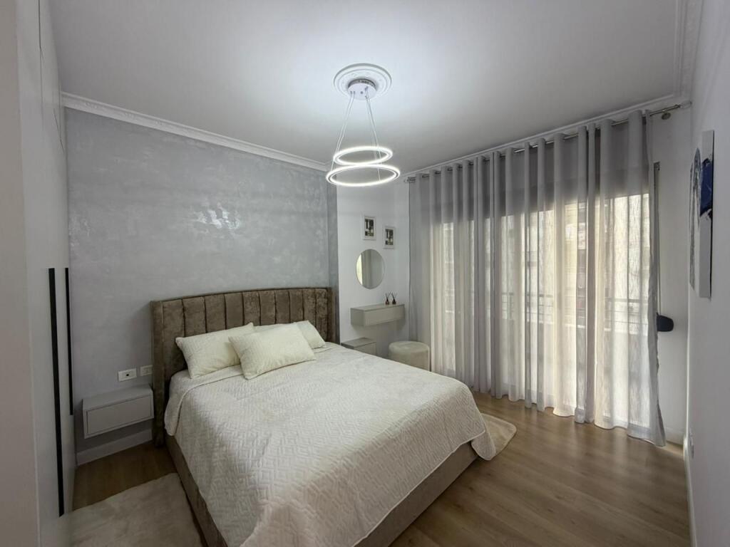 Apartament 2+1 per shitje prane Eja Studio ne Astir.