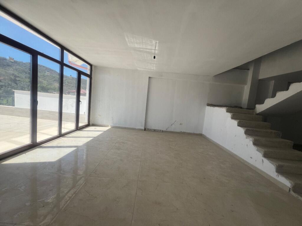 SHITET DUPLEX KOPSHTI BOTANIK 4+1+3