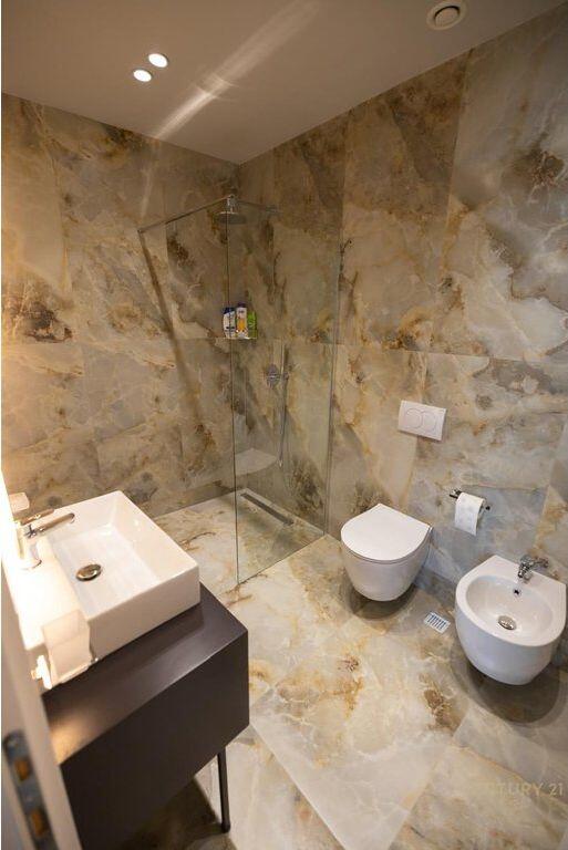 Lake View – Intero piano in vendita con vista panoramica sul Lago di Tirana