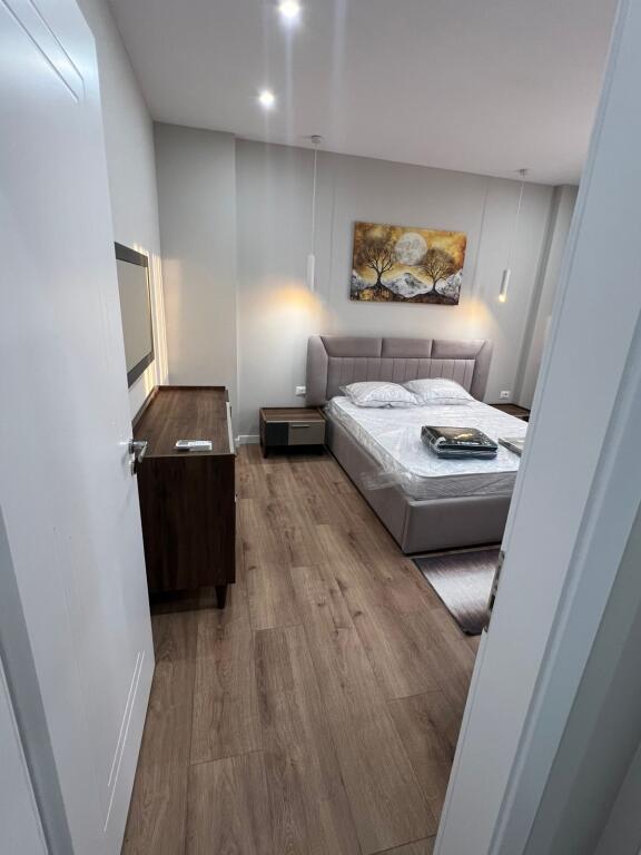 Super apartament me qira tek Lake Land Residence,