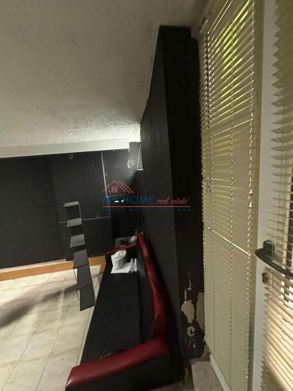 Dyqan me Qera Komuna e Parisit Tirane