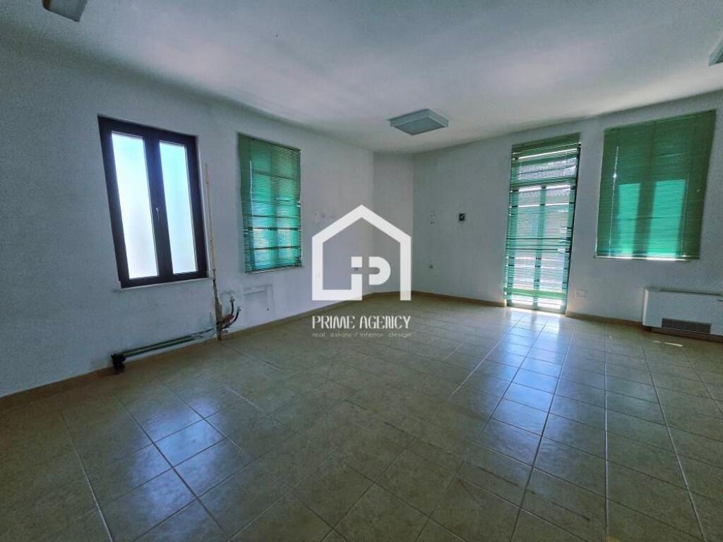 AFFITTASI: SUPER VILLA 3 VANI - zona: LULISHTJA 1 MAJI/ BLV BAJRAM CURRI   