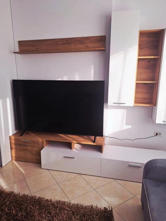 JEPET ME QIRA : Apartament 2+1+ 2/KOMPLEKSI MOLLA/ ASTIR