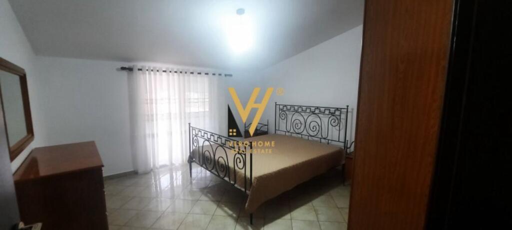 JEPET APARTAMENT 2+1+BLK ME QERA TE STACIONI I TRENIT 65.000 LEKE