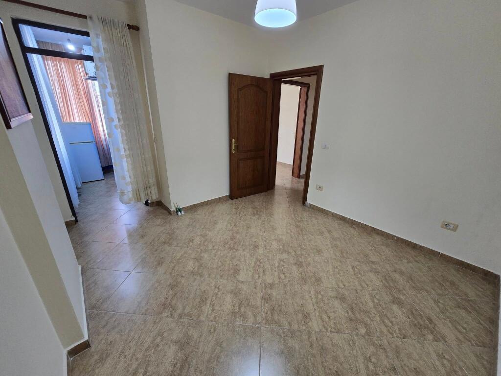 JEPET ME QIRA : Apartament 2+1+ 2/BLV "ZHAN DARK