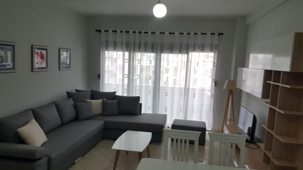 Affittasi 2+1+2 ASTIR TE OZONE 50.000 leke