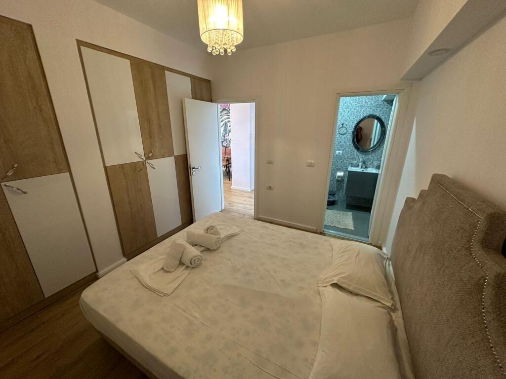 🏡 Appartamento 1+1 in vendita a Saranda con vista mozzafiato sul mare 🌊 e posto auto 🚗