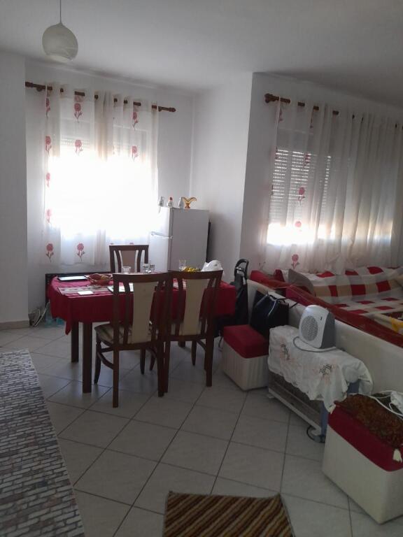 Apartament me qera1+1 tek Fresku
