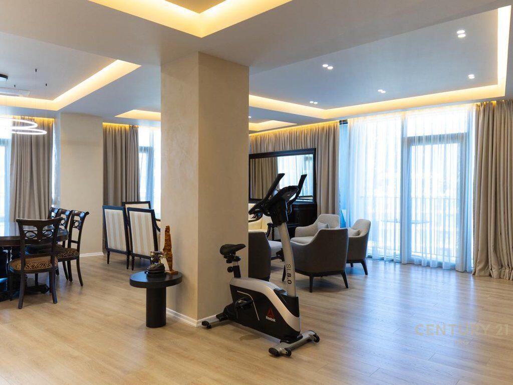 Lake View – Intero piano in vendita con vista panoramica sul Lago di Tirana